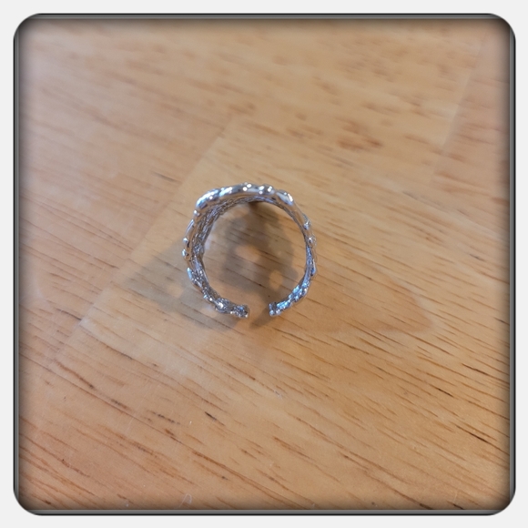 NWOT Kendra Scott Natalie Statement Ring Sz 7 - Picture 5 of 9